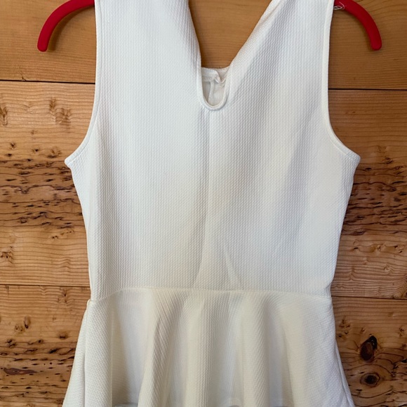 White/ Cream peplum top nice stretchy fabric beautiful stones and chain collar - Picture 3 of 3